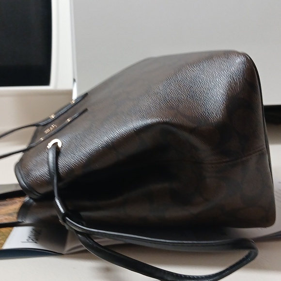 Coach - Picture 5 of 5